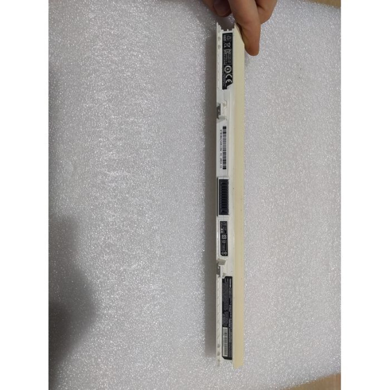 Used Toshiba Satellite L50 C Laptop Battery colore:white original