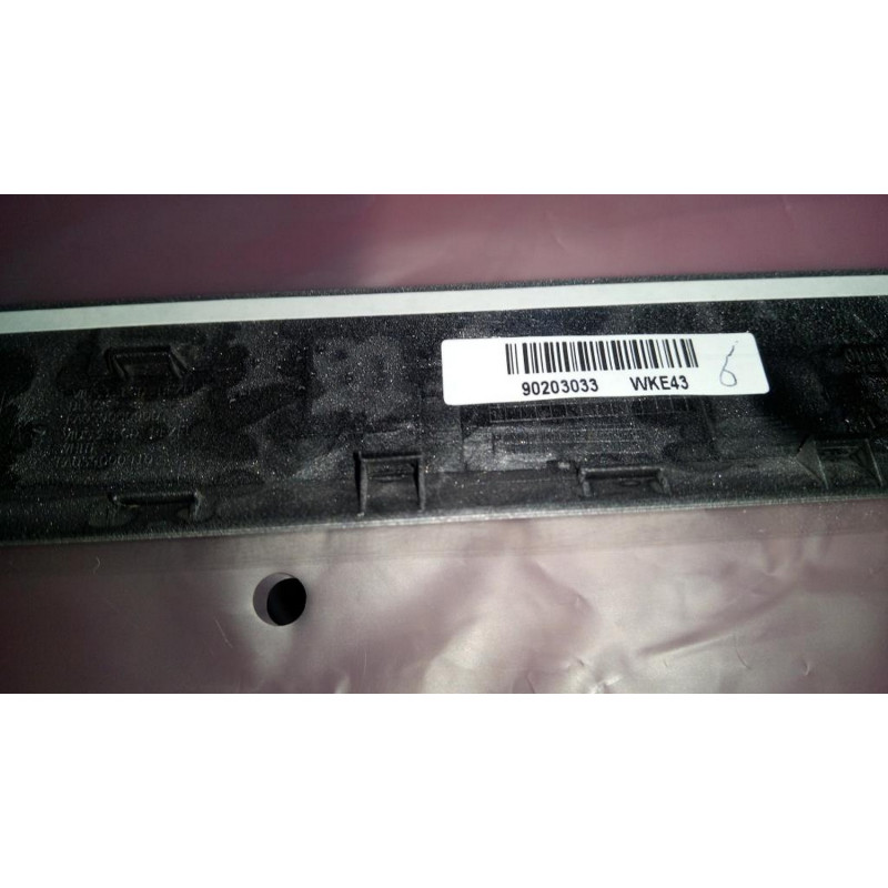 Рамка Экрана ZIUS6 LCD Bezel Silver 90203033 Lenovo M30-70 Laptop (Lenovo) - Type 80H8 цвет:серебряный - оригинал
