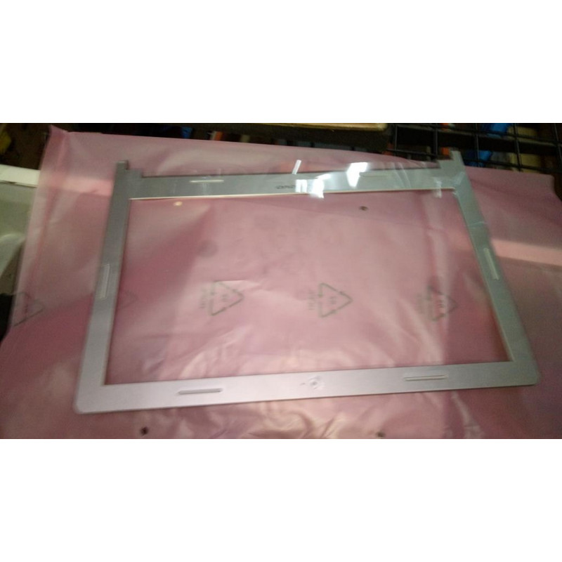 Рамка Экрана ZIUS6 LCD Bezel Silver 90203033 Lenovo M30-70 Laptop (Lenovo) - Type 80H8 цвет:серебряный - оригинал
