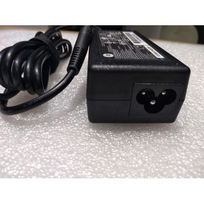 New 677774 002 HP Pavilion Sleekbook 15 b000ej Laptop Charger 19.5V 65W 4.75x1.7mm A copy of an original