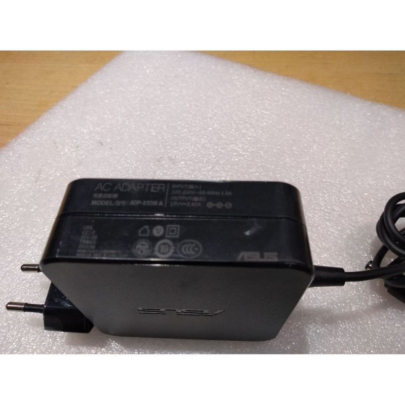 New ADP 65DW A ASUS S300C Laptop Wall Charger 19V 65W 5.5x2.5mm A copy of an original