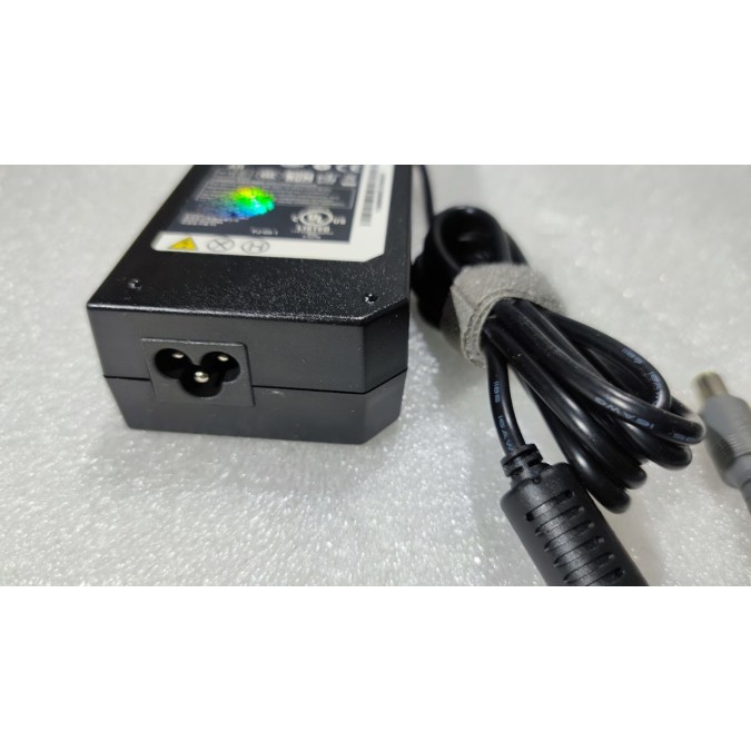 New 45N0058 45N0059Lenovo Laptop Charger 20V 135W 7.9x5.5mm A copy of an original