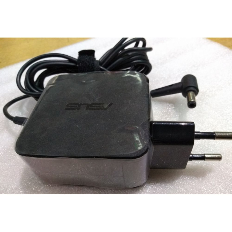 Used W15 045N2B 1724 REV:A01 ASUS VivoBook 15 X505BA Laptop Wall Charger 19V 45W 5.5x2.5mm original
