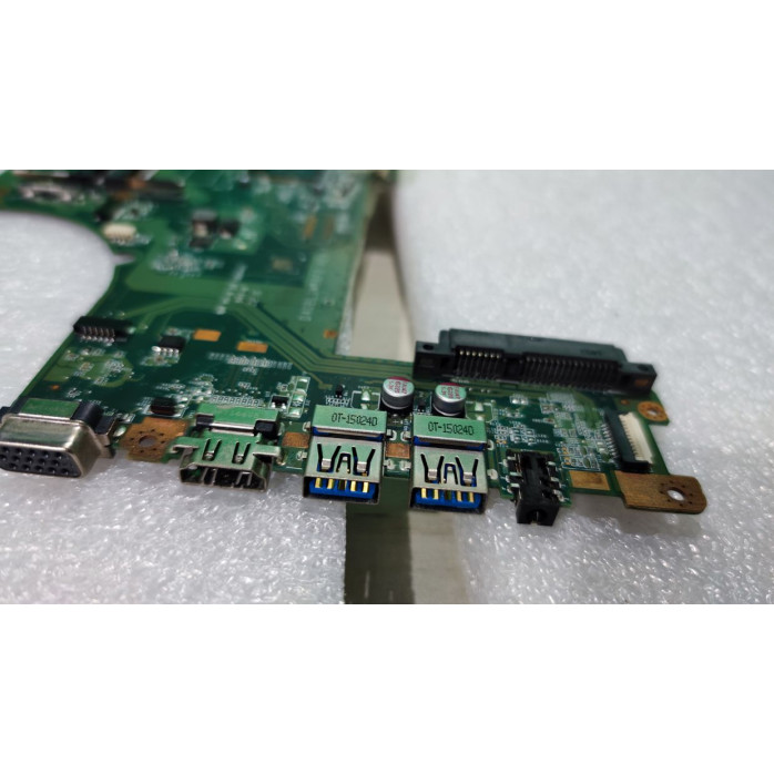 לוח אם למחשב נייד da0blimb6f0 rev:f Toshiba Satellite L55-B Intel Core i3-4025U Processor 3M Cache, 1.90 GHz - משומש
