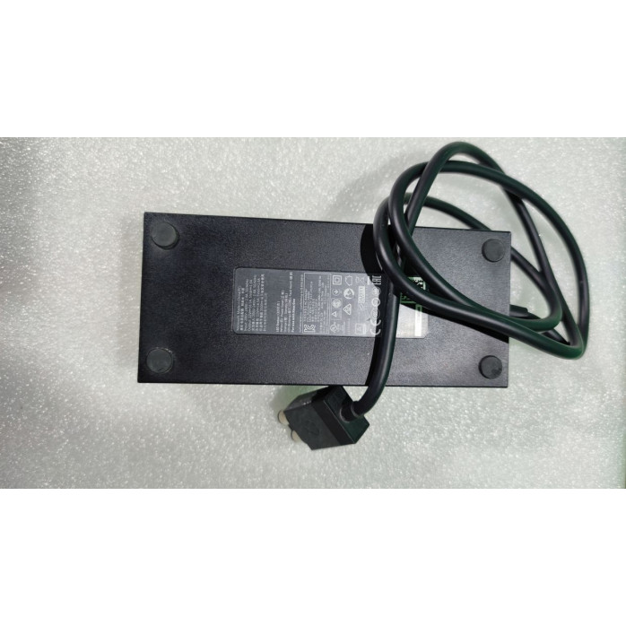 Внешний блок питания A13-203P1A Microsoft 1540 Xbox One Gaming , б/у