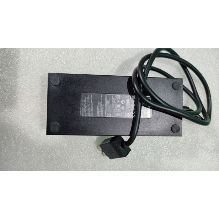Внешний блок питания A13-203P1A Microsoft 1540 Xbox One Gaming , б/у